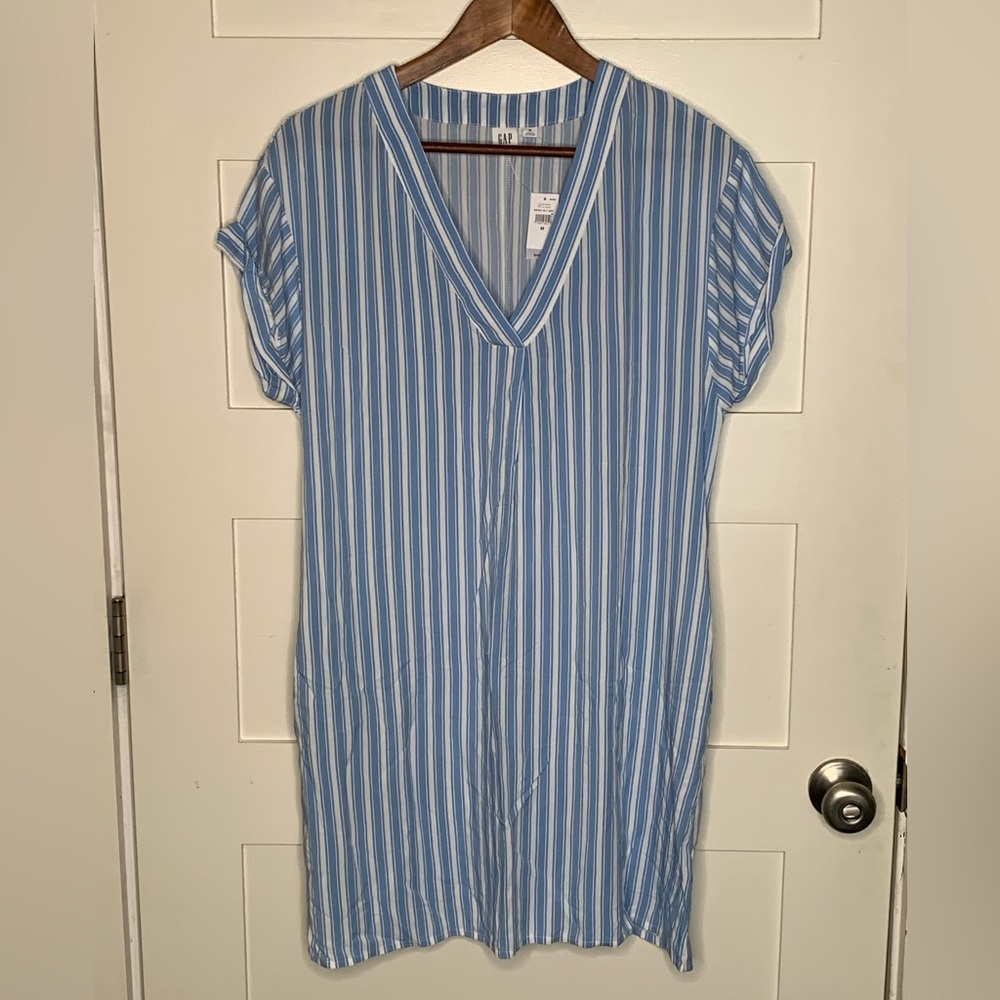 NWT GAP Light Blue and White Striped Dress w/ Pockets